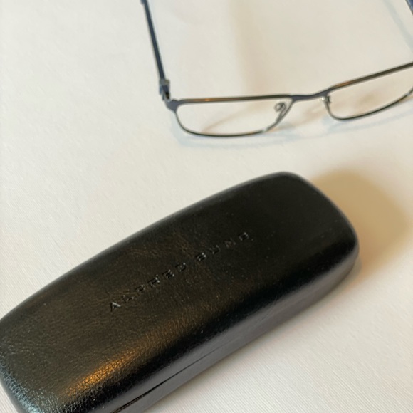 ALFRED SUNG Reading Frames - Picture 12 of 12